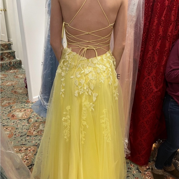Yellow prom dress. Size 4. Bought from Golden ASP last year. - Picture 3 of 3
